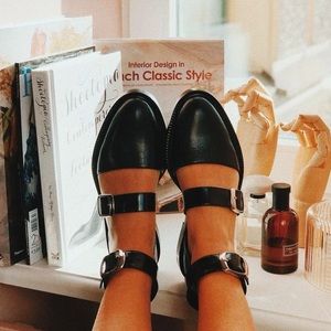 Inch2 Black Caviar Sandals